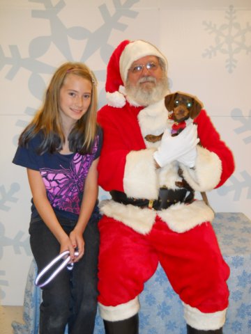 santapaws2012_0406_02.jpg