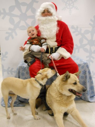 santapaws2012_0429_01.jpg
